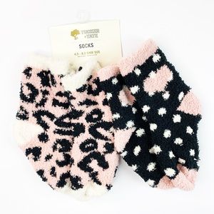 TUCKER + TATE Fuzzy Socks